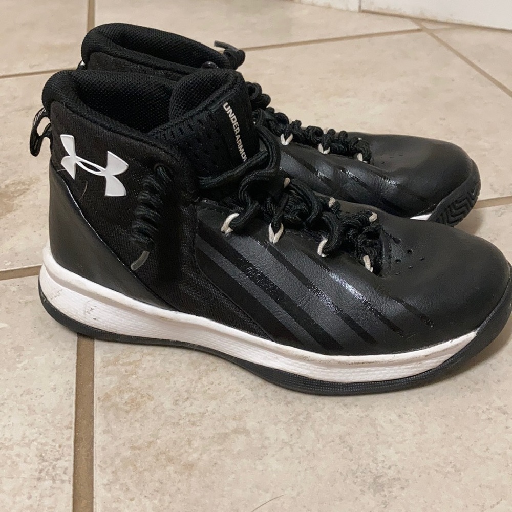 Girl under armour shoes